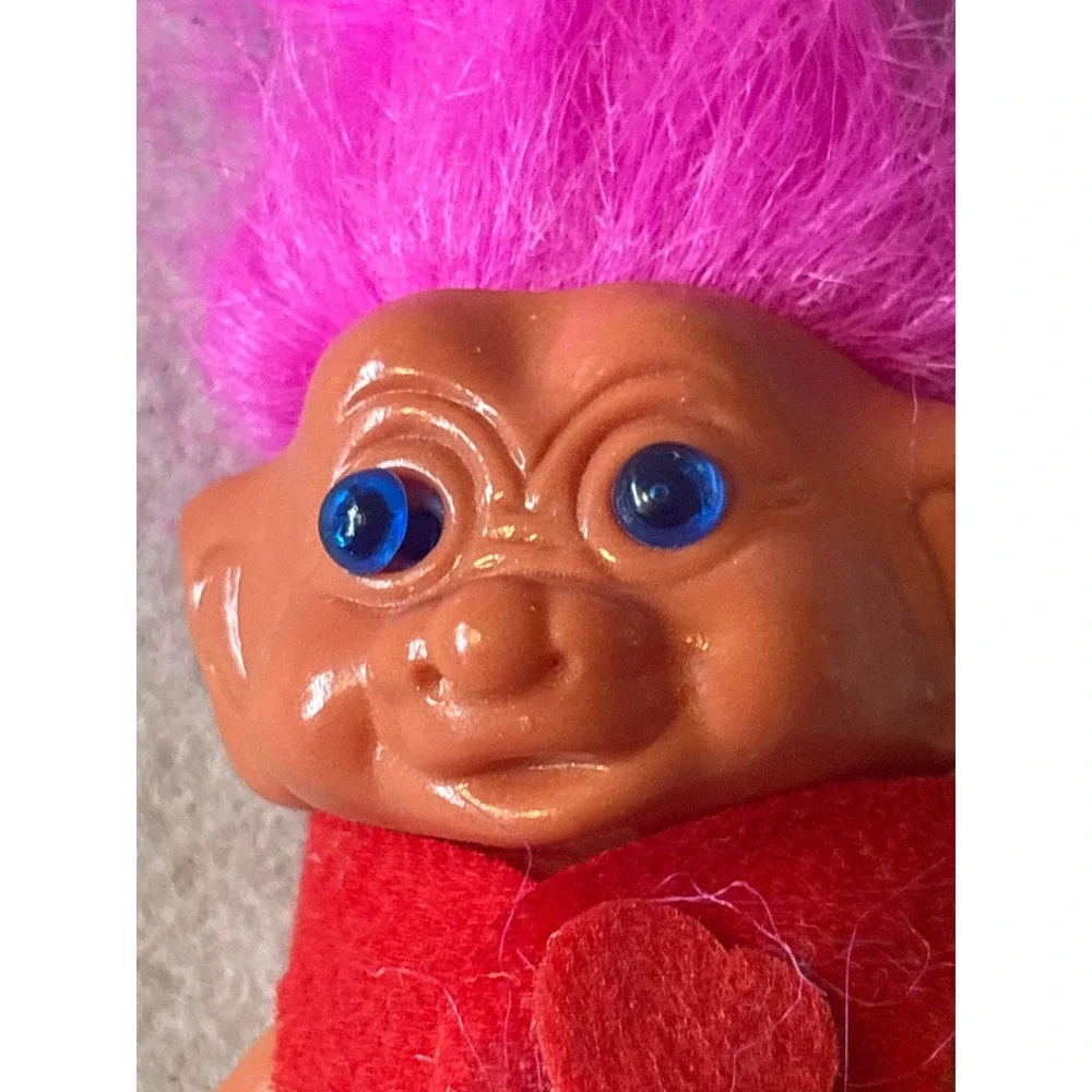 Vintage Troll Doll Pink Hair Blue Eyes Red Heart Vest Made in Korea 3 Inch‎
